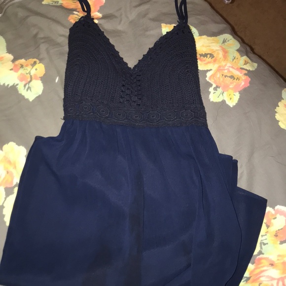 Semi formal dress - Picture 1 of 3